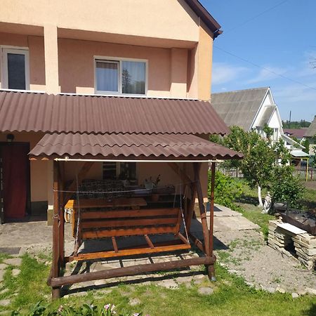 Guest House Cherepaha Kamianets-Podilskyi Exterior foto