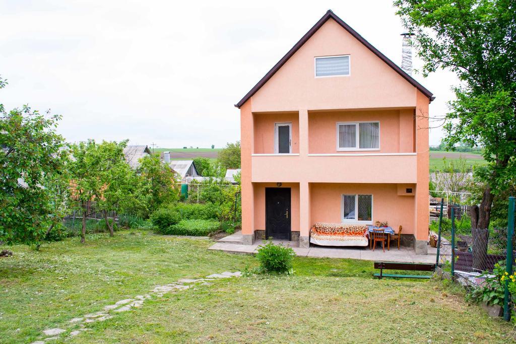 Guest House Cherepaha Kamianets-Podilskyi Exterior foto