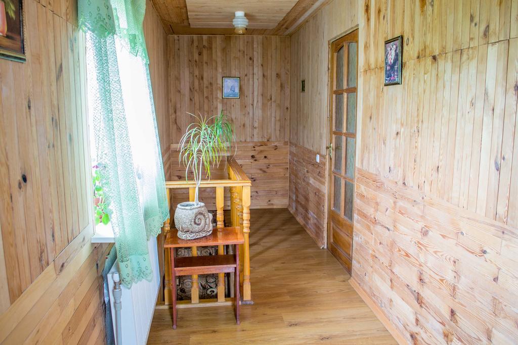Guest House Cherepaha Kamianets-Podilskyi Exterior foto
